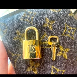 ✨LOUIS VUITTON LOCK AND KEY #318🔐✨